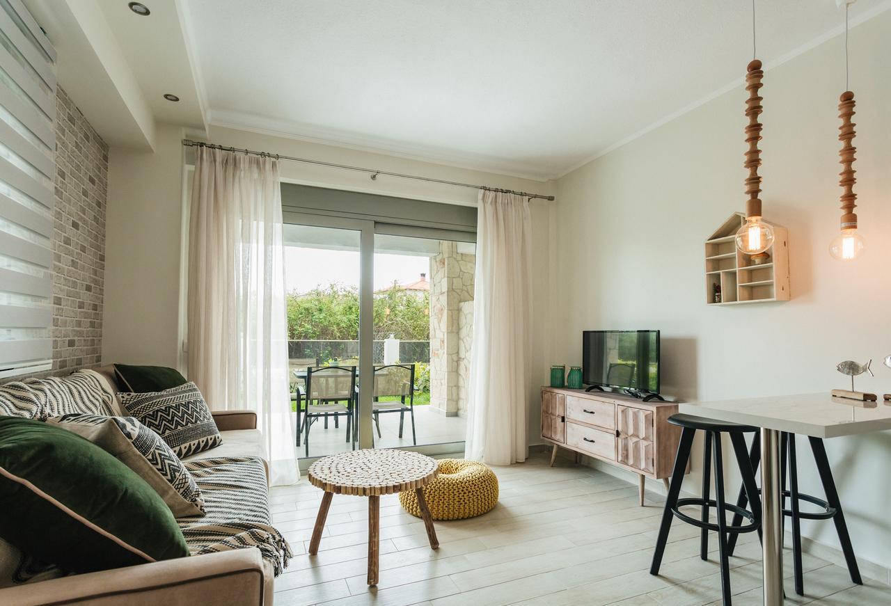 Ferienwohnung Enastron Pefkochori Exterior foto